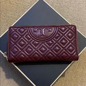 NWT Tory Burch Fleming Zip Continental Wallet